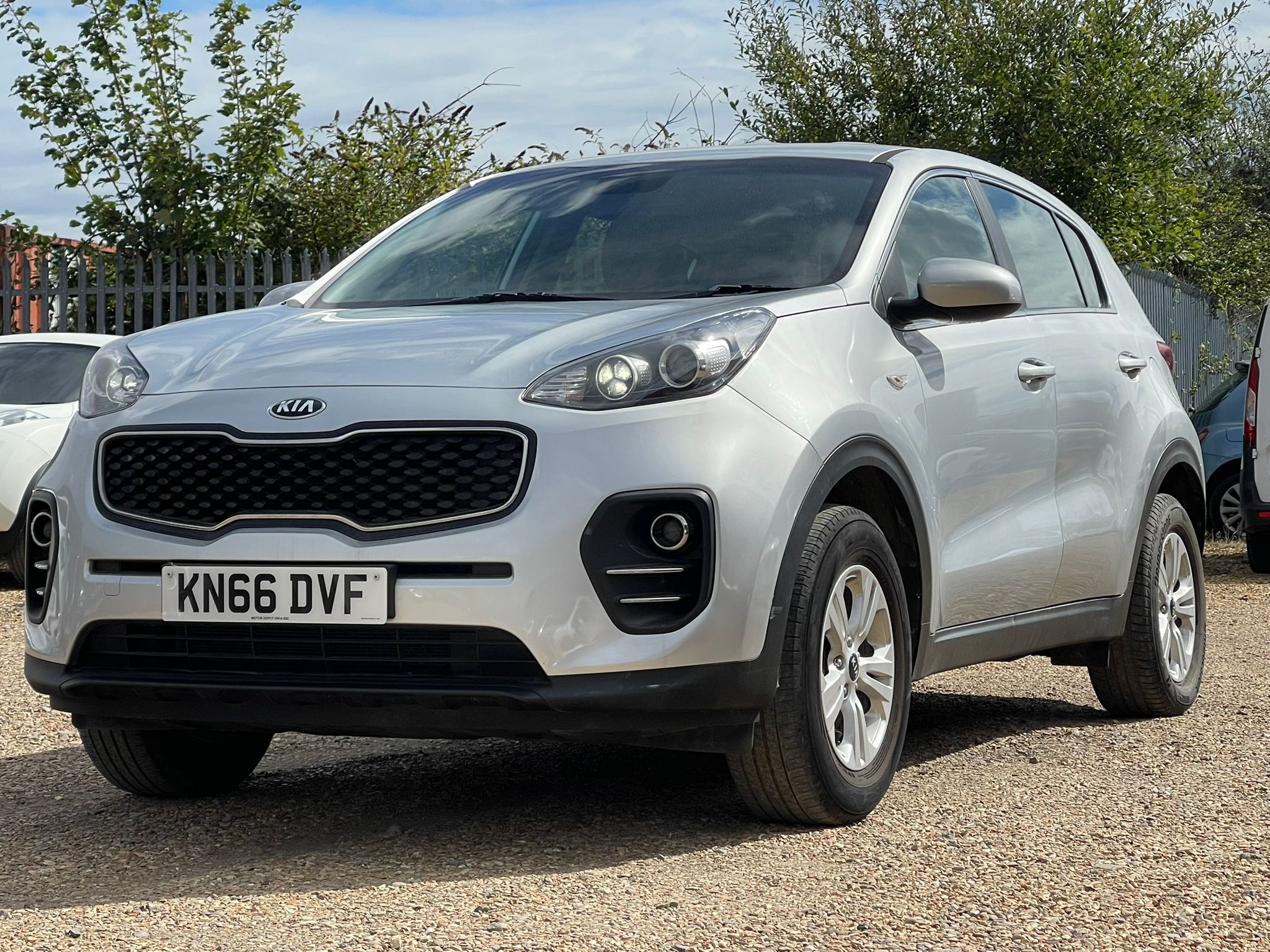 
								KIA Sportage full									