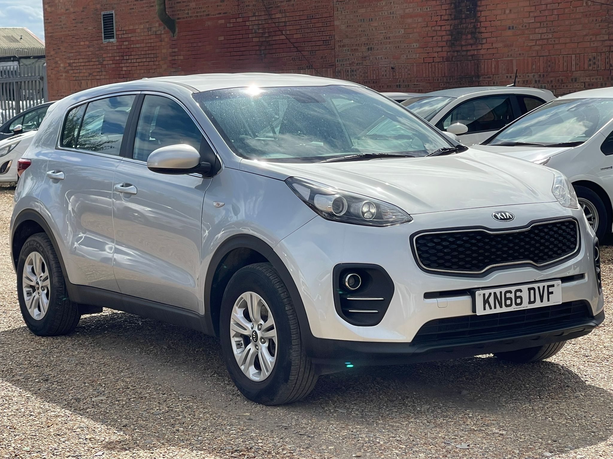 
								KIA Sportage full									