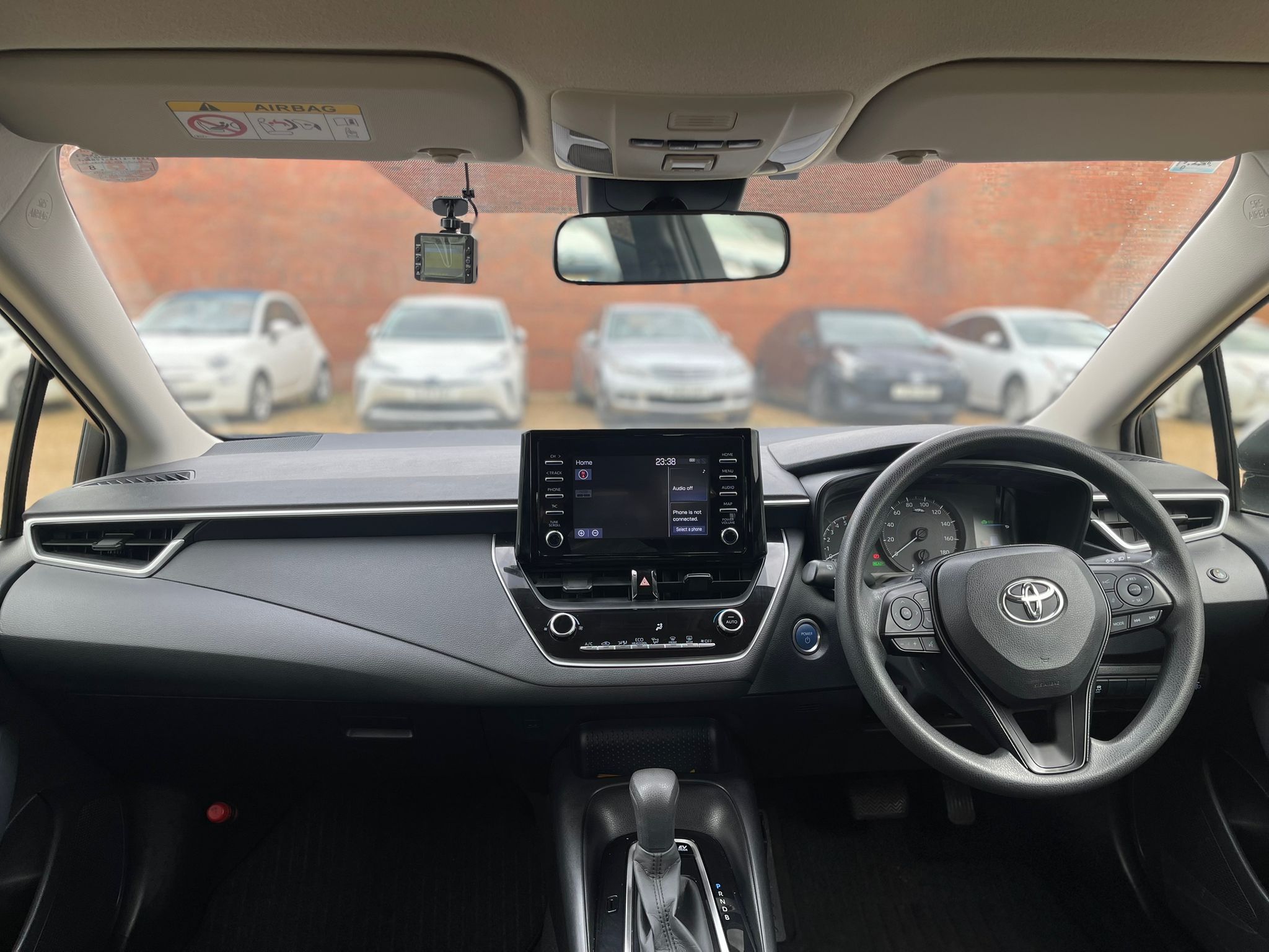 
								Toyota Corolla Touring full									