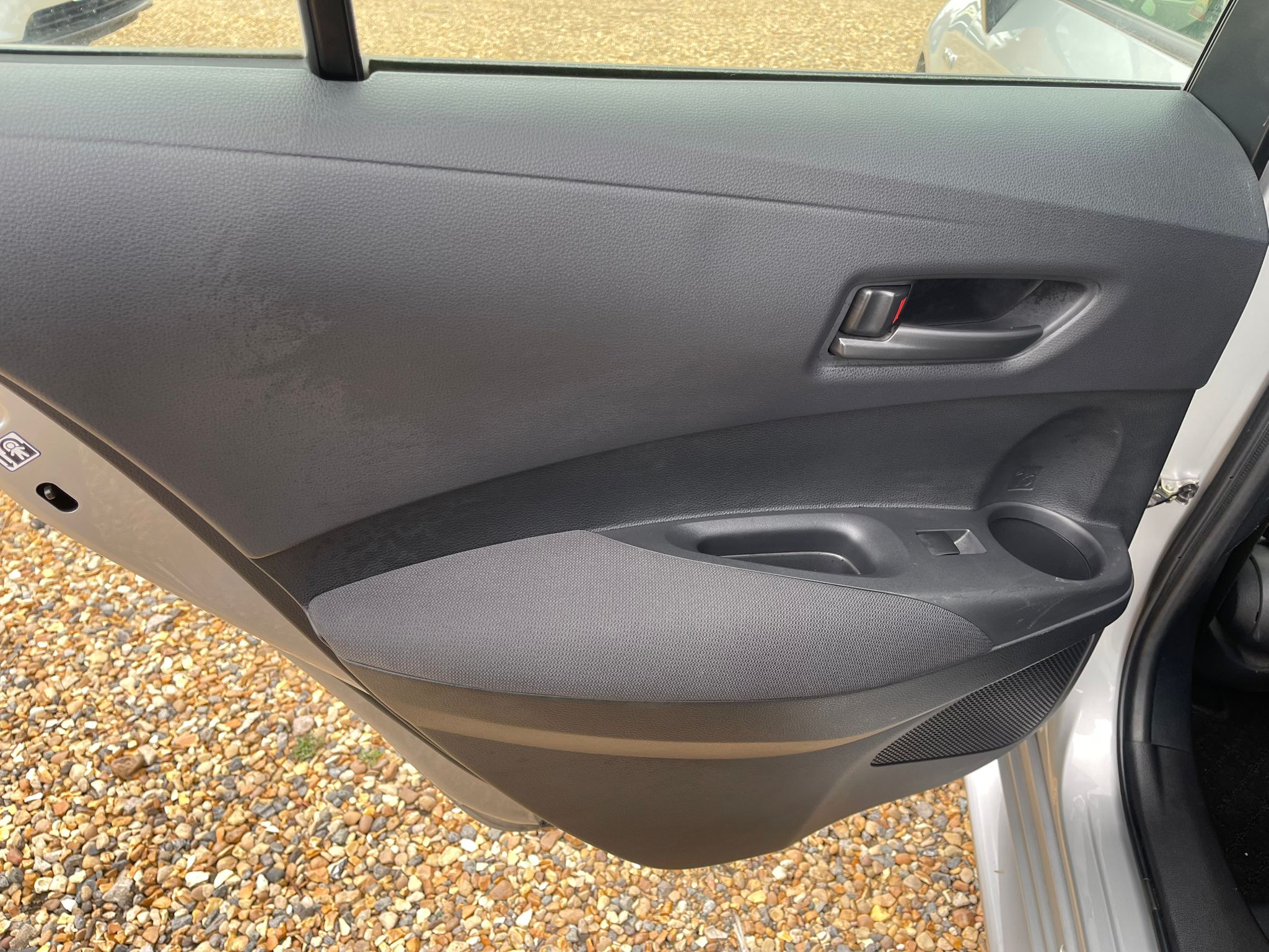 
								Toyota Corolla Touring full									