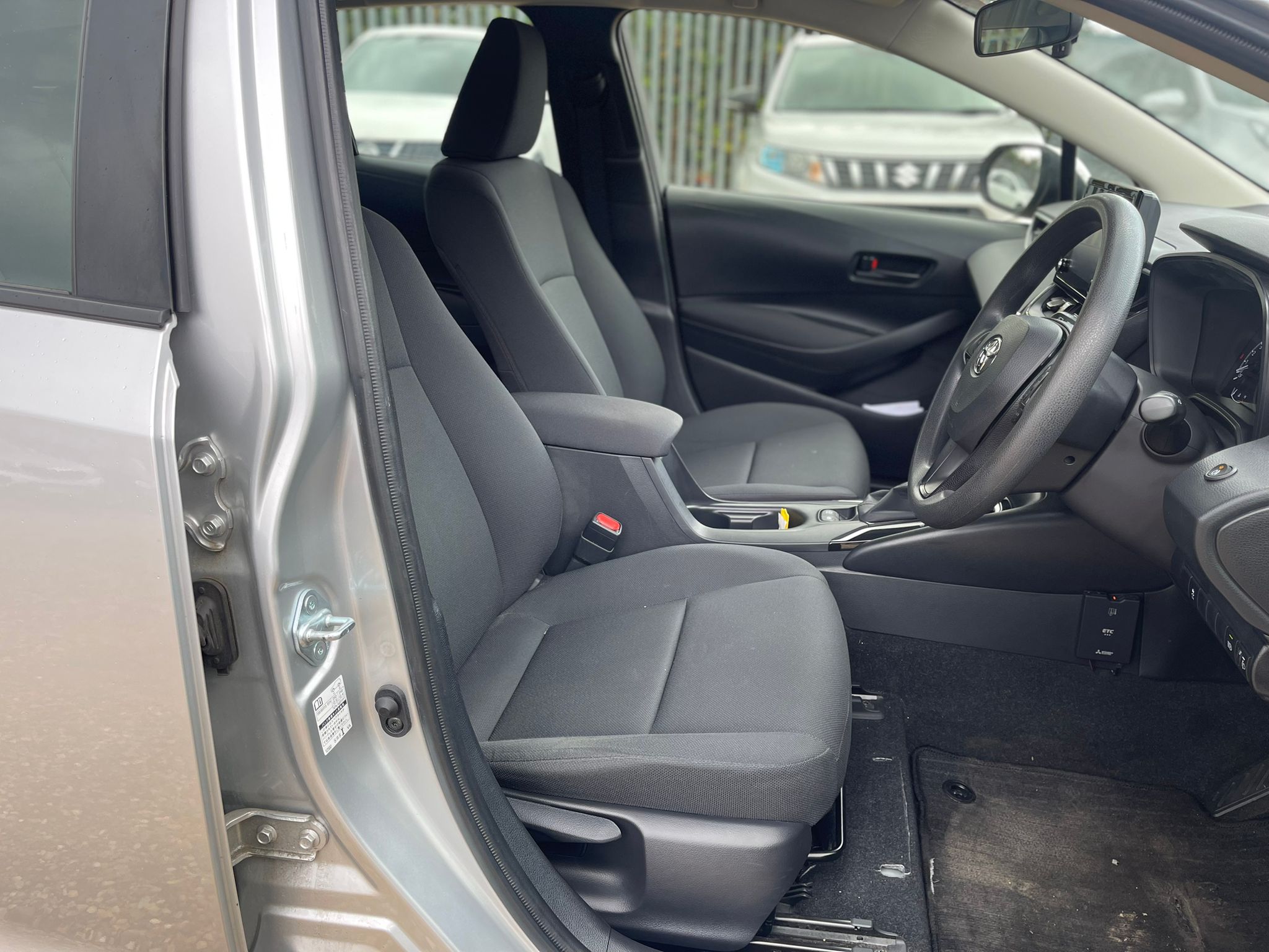 
								Toyota Corolla Touring full									