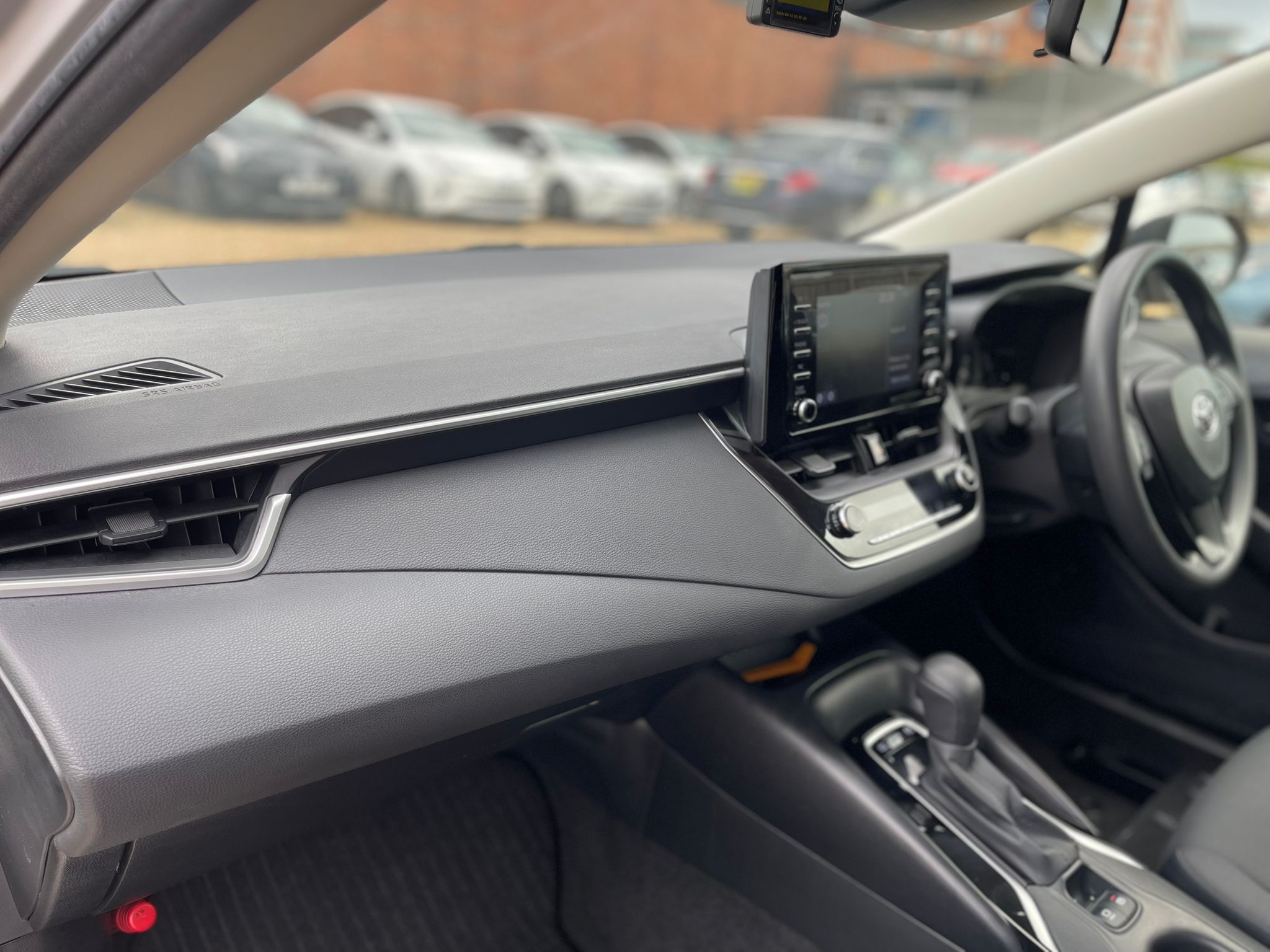 
								Toyota Corolla Touring full									