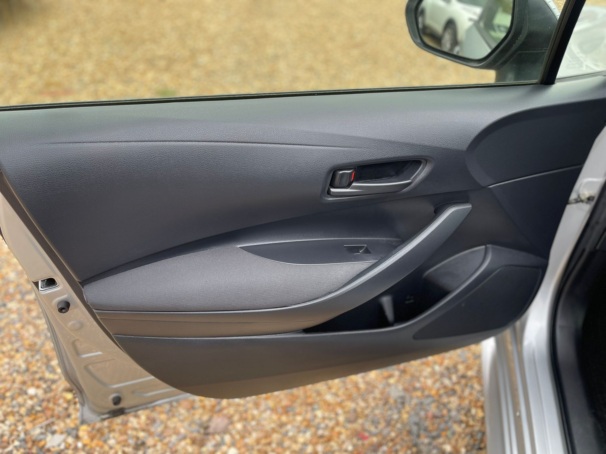 
								Toyota Corolla Touring full									