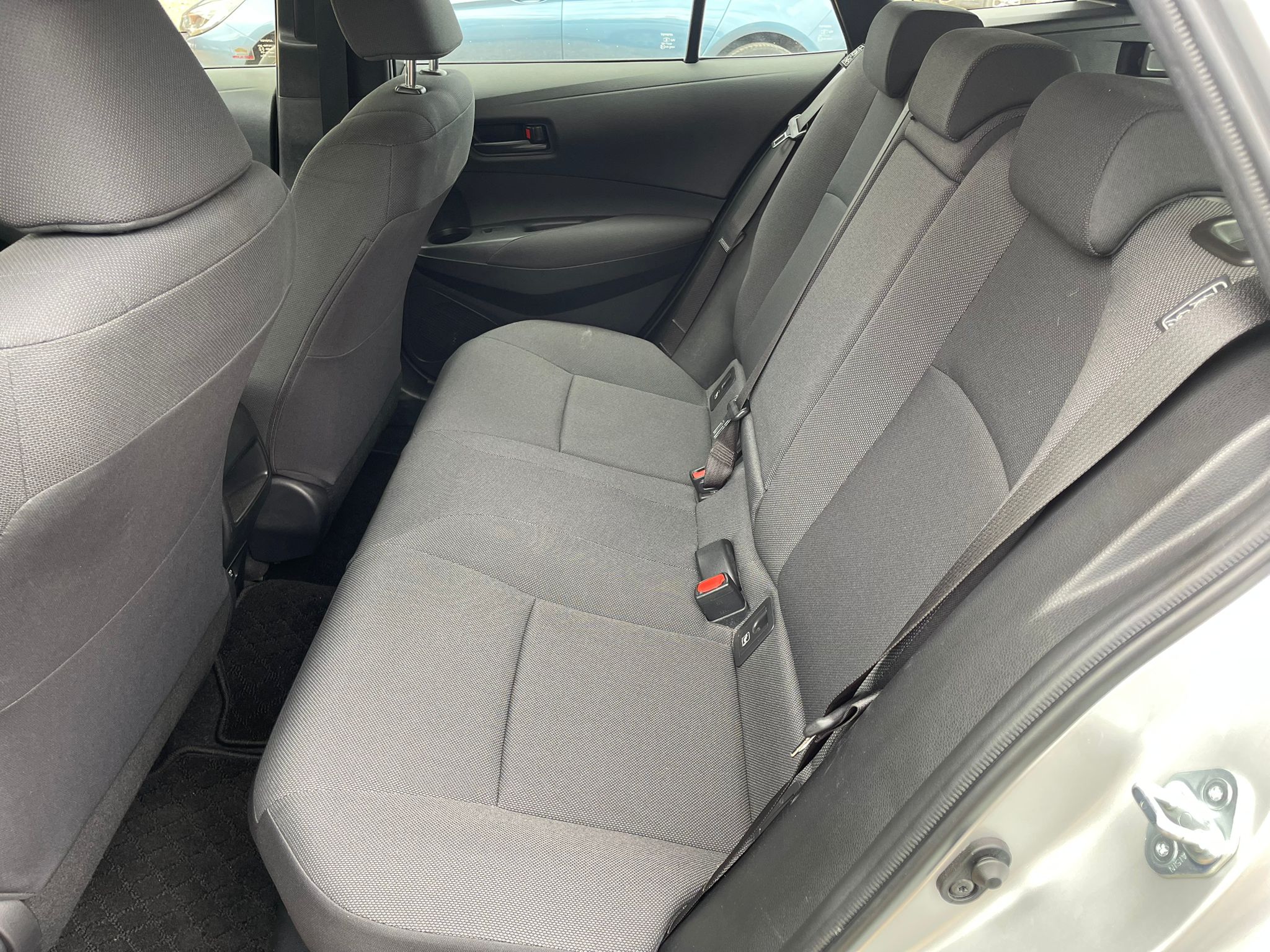 
								Toyota Corolla Touring full									