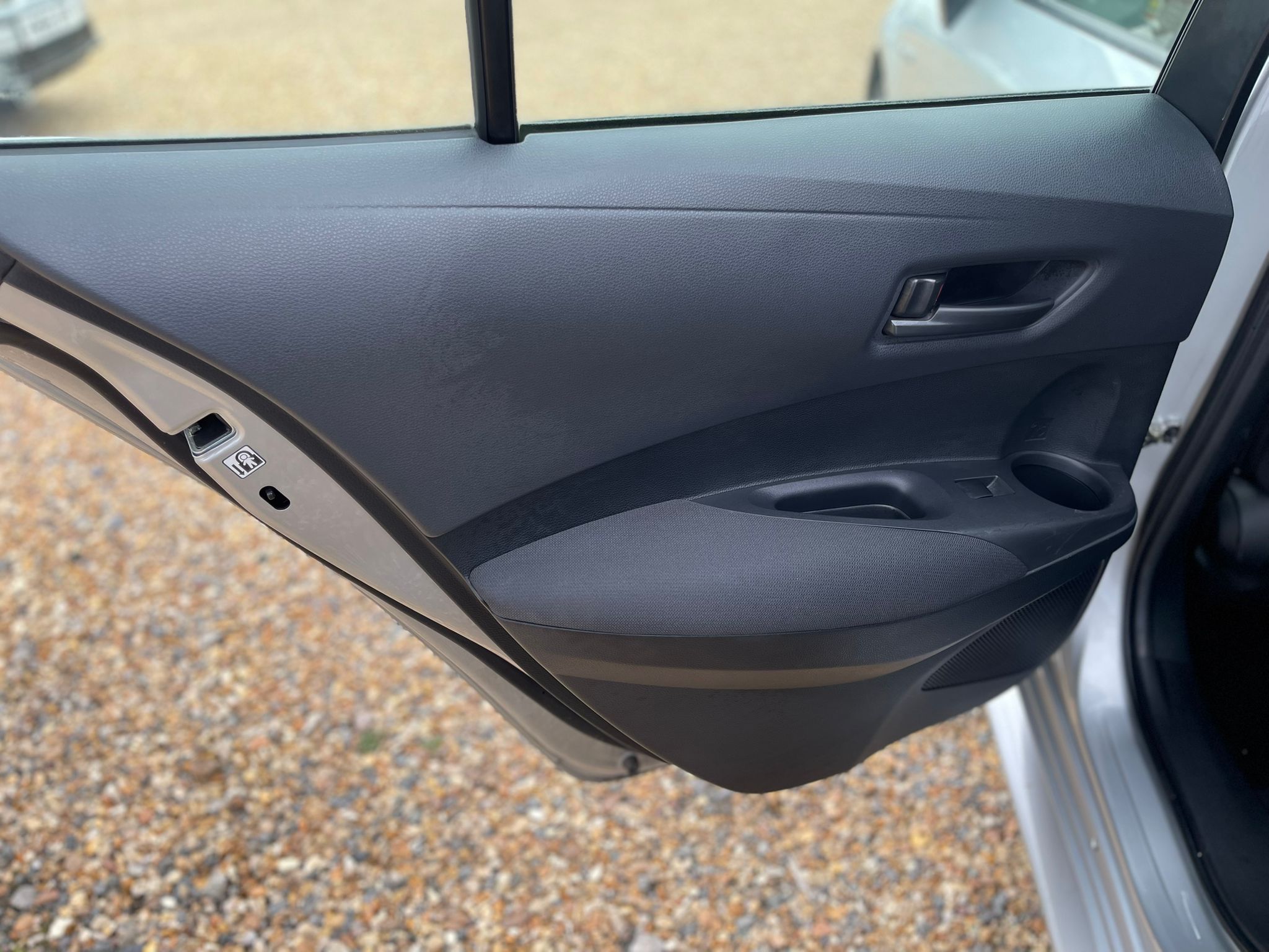 
								Toyota Corolla Touring full									