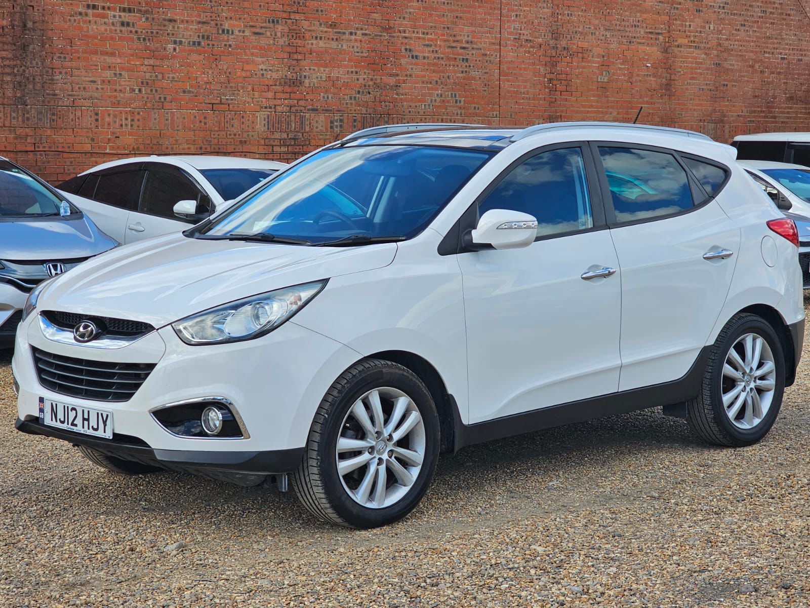 
								Hyundai IX35 full									