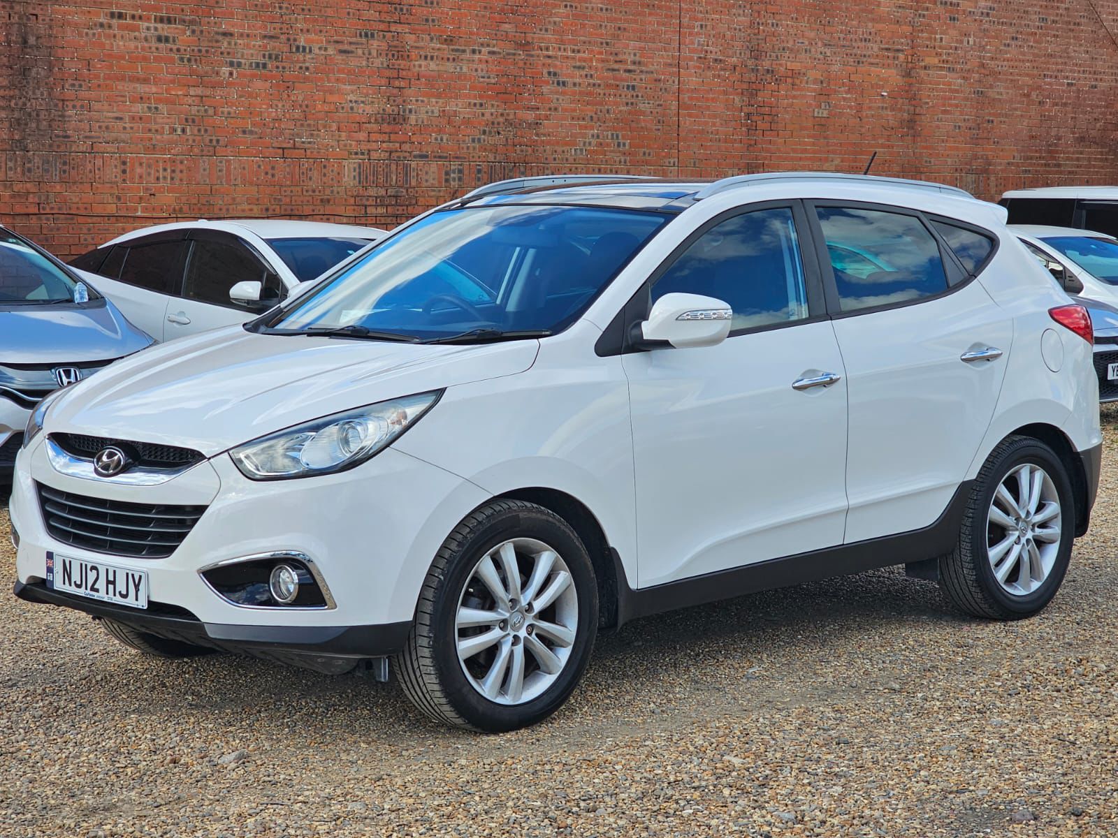 
								Hyundai IX35 full									